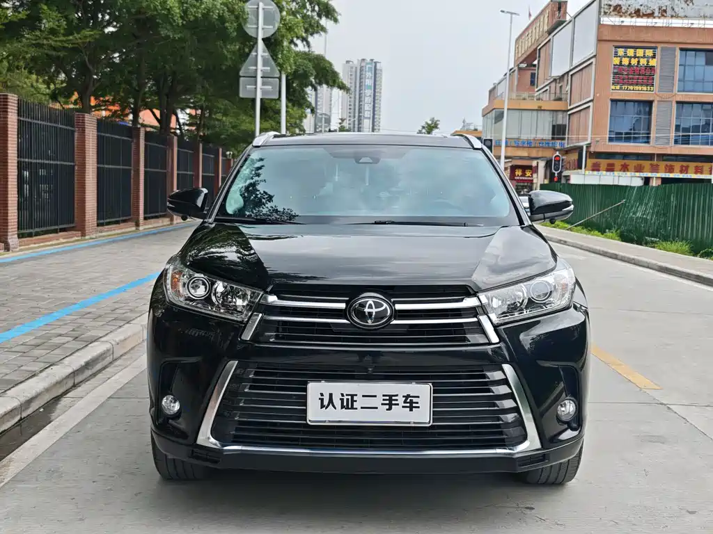 Toyota Highlander — фото 2