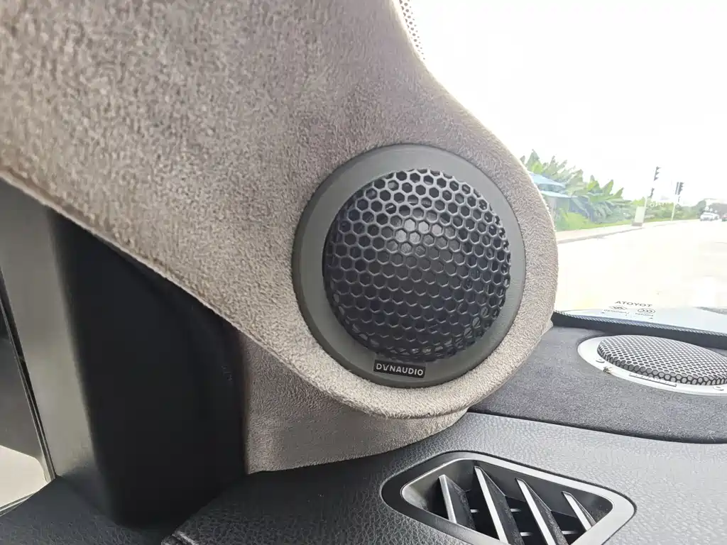 Toyota Highlander — фото 14