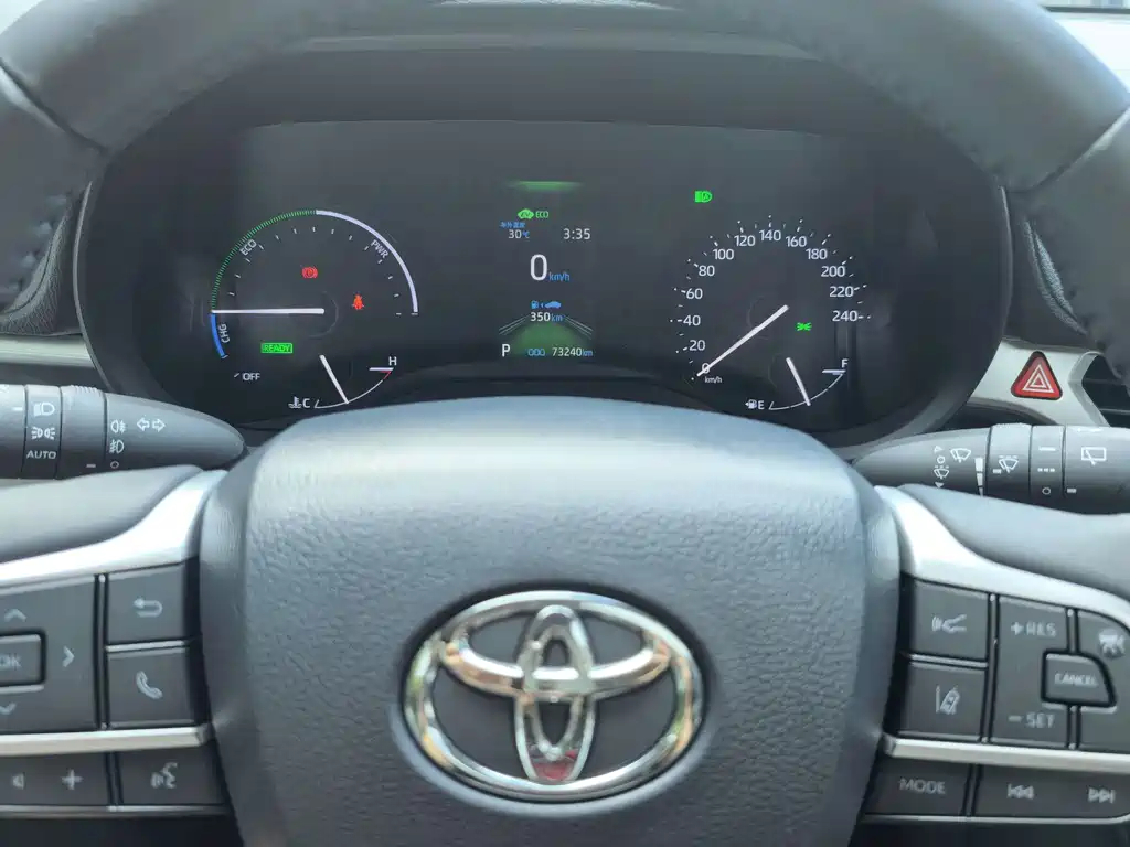 Toyota Sienna — фото 21