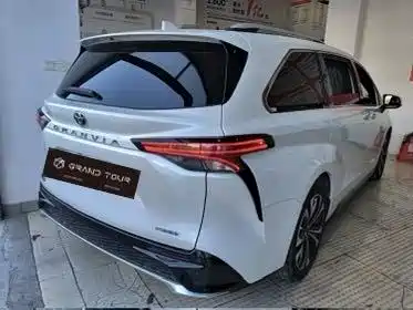 Toyota Granvia — фото 7