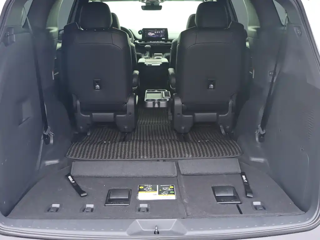 Toyota Granvia — фото 22