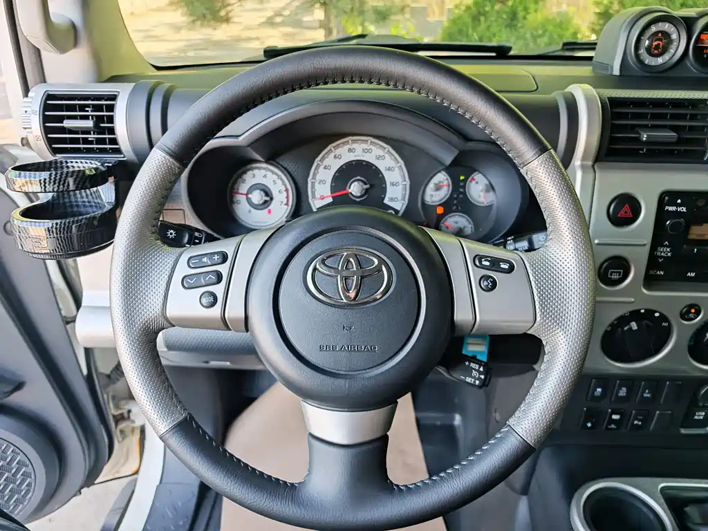 Toyota FJ Cruiser — фото 18