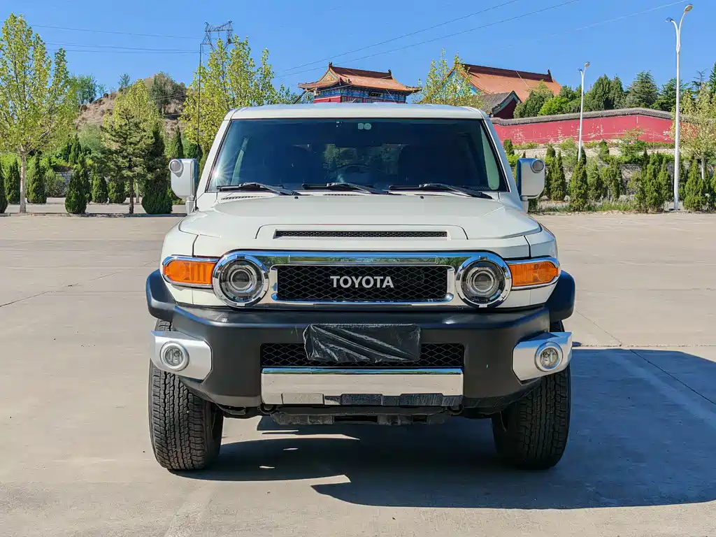 Toyota FJ Cruiser — фото 3