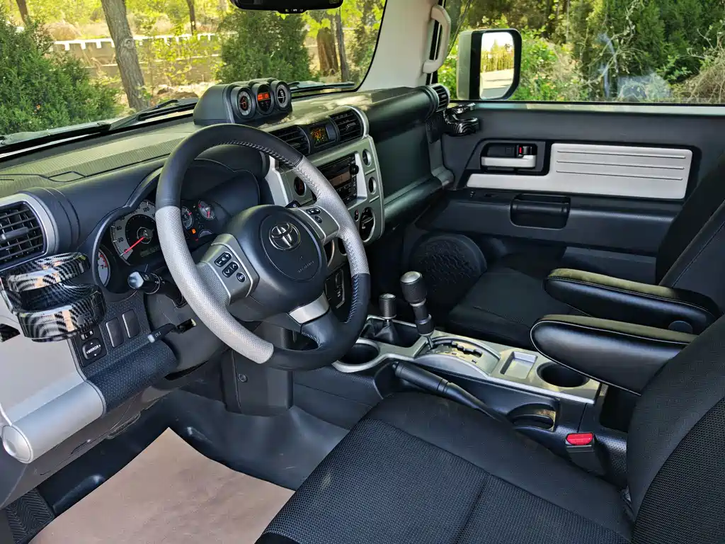 Toyota FJ Cruiser — фото 21