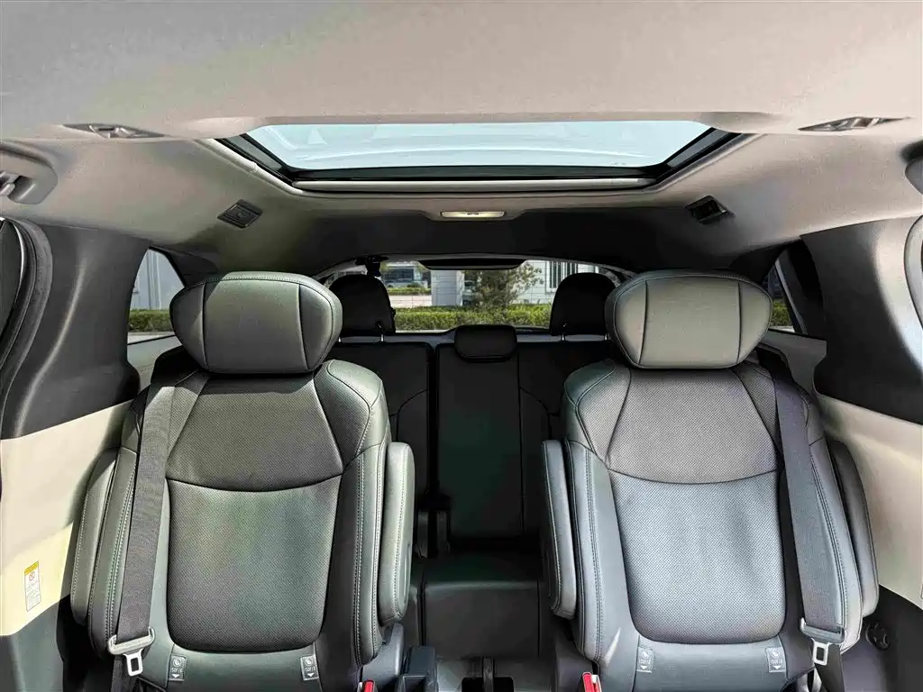 Toyota Sienna — фото 16