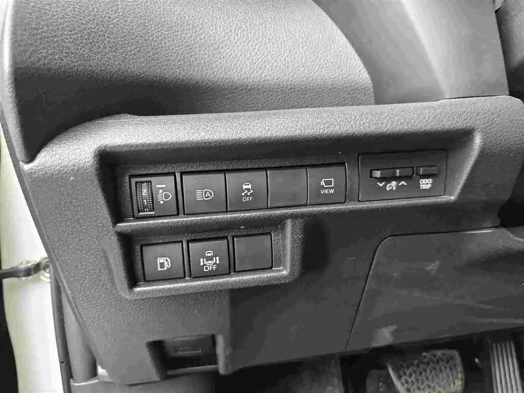 Toyota Granvia — фото 8