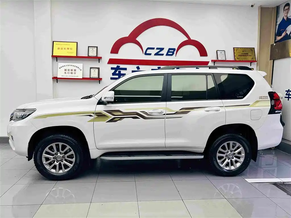 Toyota Prado — фото 4
