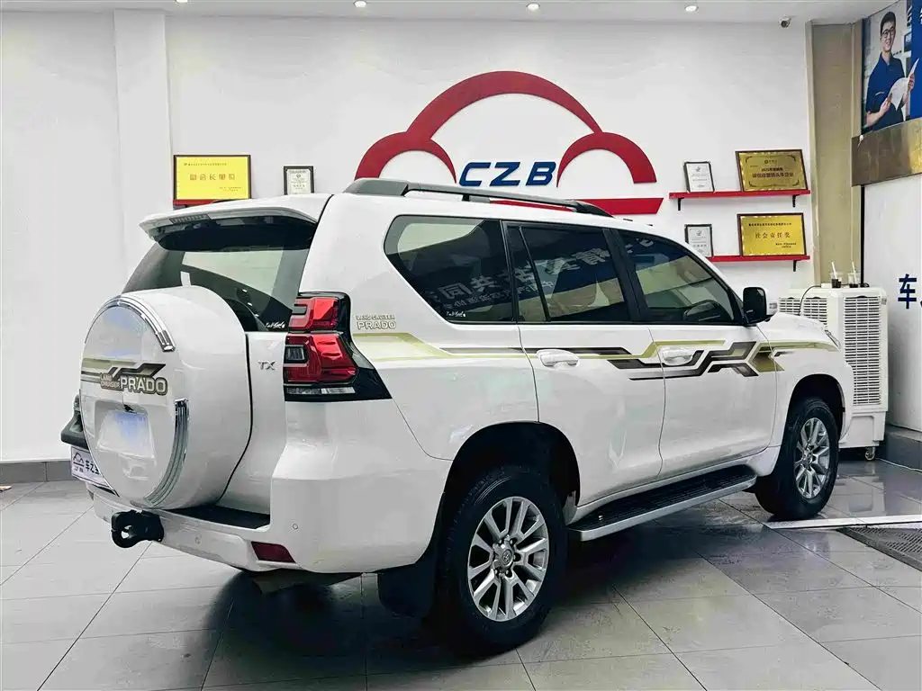 Toyota Prado — фото 5