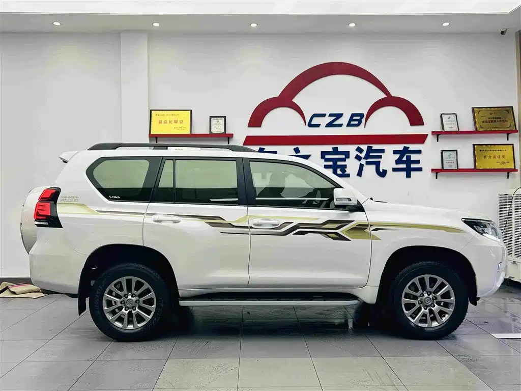 Toyota Prado — фото 8