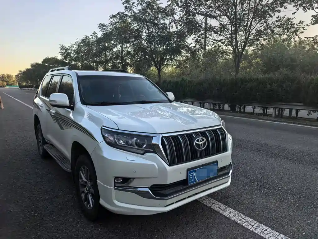 Toyota Prado — фото 2