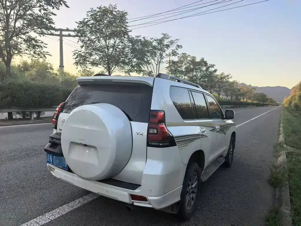 Toyota Prado — фото 4