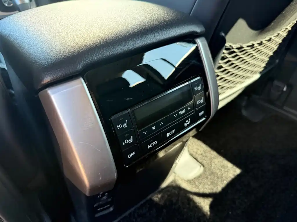 Toyota Prado — фото 9