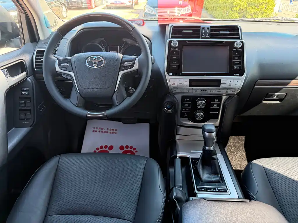Toyota Prado — фото 10