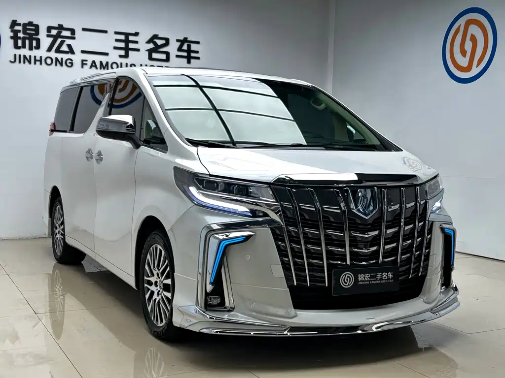 Toyota Alphard — фото 3