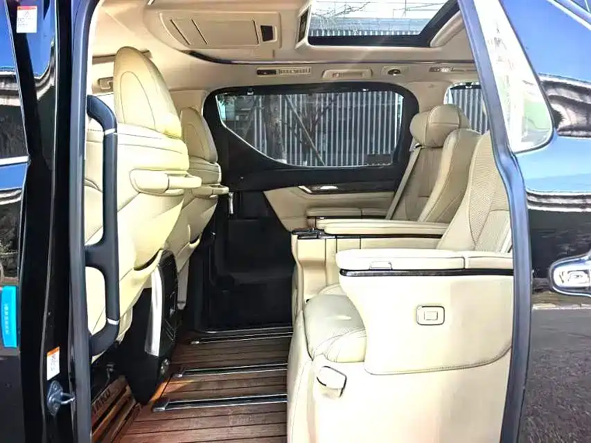 Toyota Alphard — фото 6