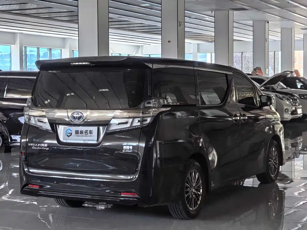 Toyota Vellfire — фото 6