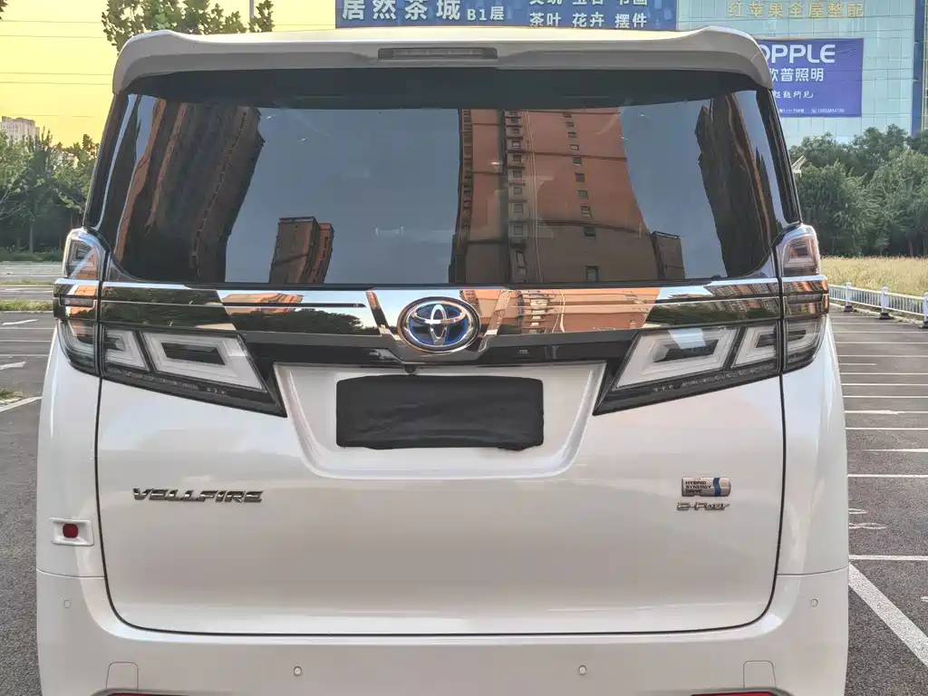 Toyota Vellfire — фото 5