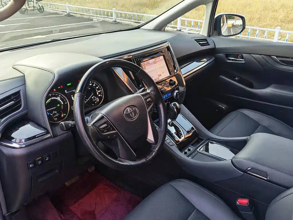 Toyota Vellfire — фото 6