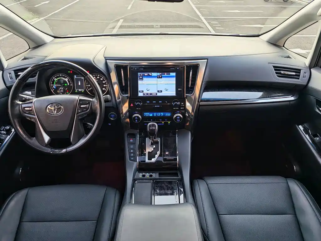 Toyota Vellfire — фото 7