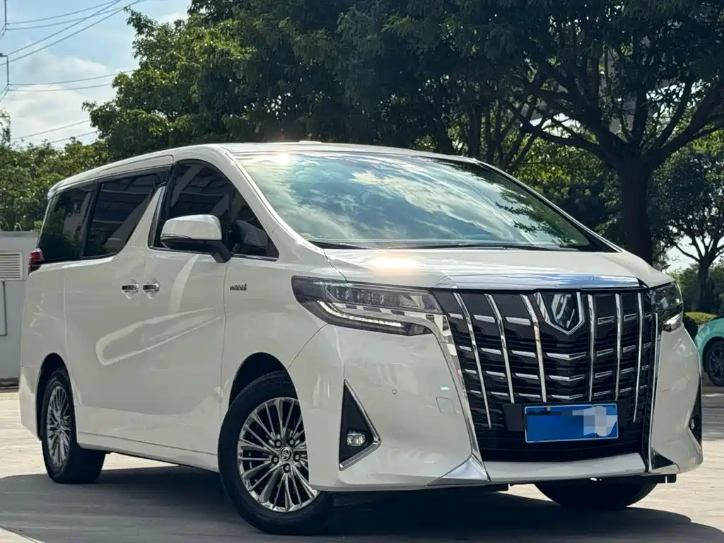 Toyota Alphard — фото 3