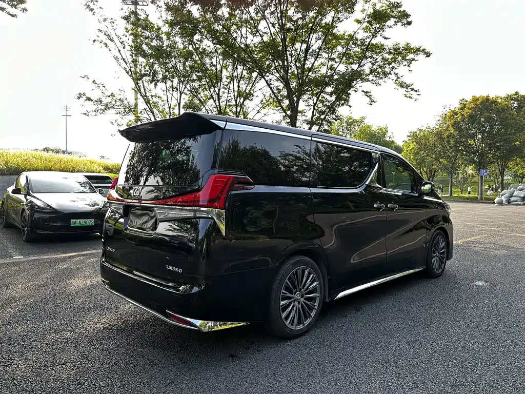 Toyota Vellfire — фото 13