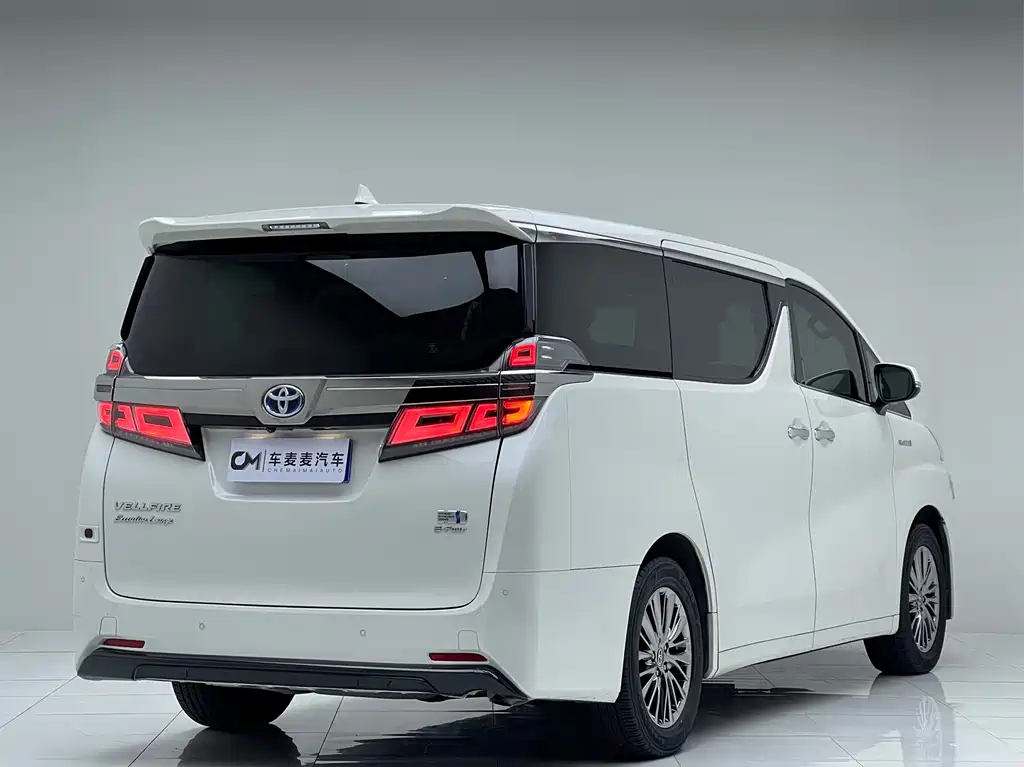 Toyota Vellfire — фото 3