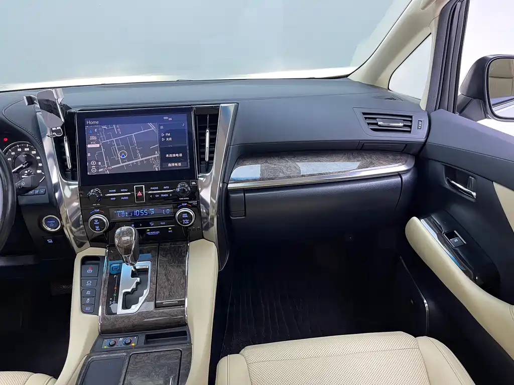 Toyota Vellfire — фото 5