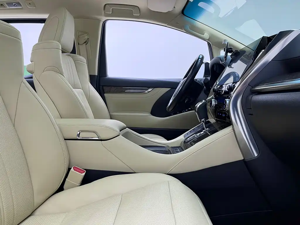 Toyota Vellfire — фото 6