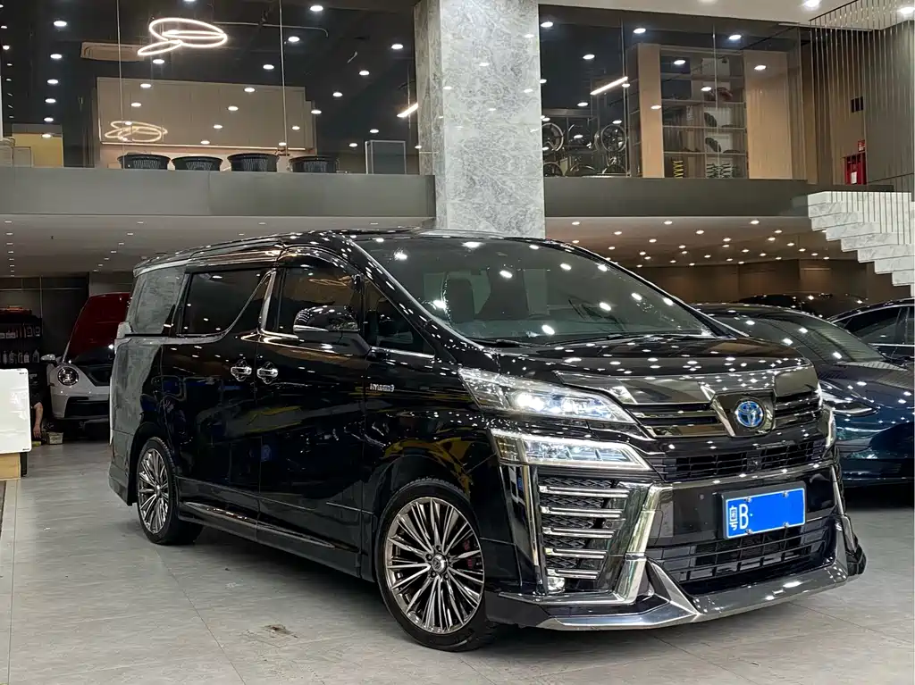 Toyota Vellfire — фото 3
