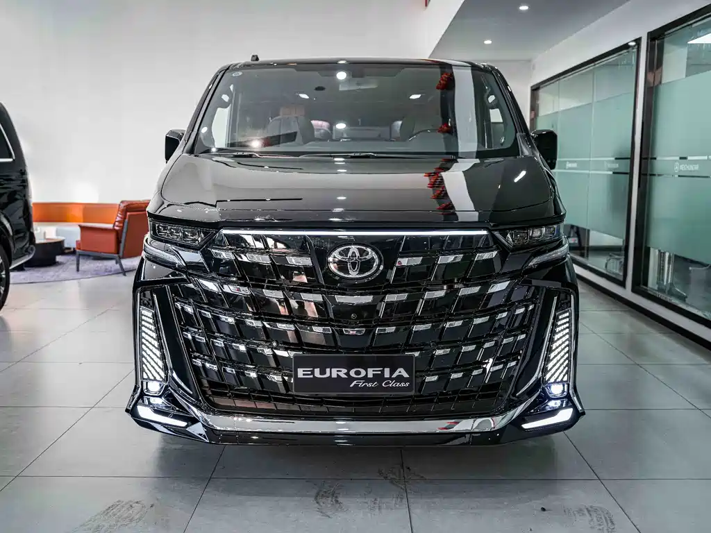 Toyota Hiace — фото 3