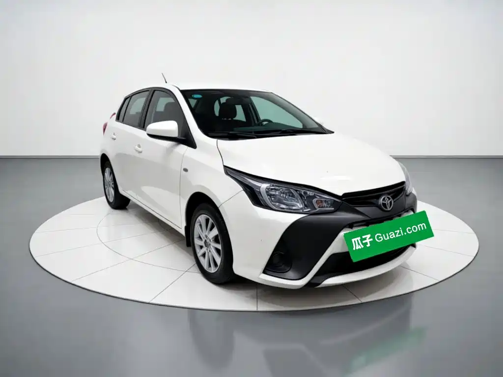 Toyota Yaris L — фото 3