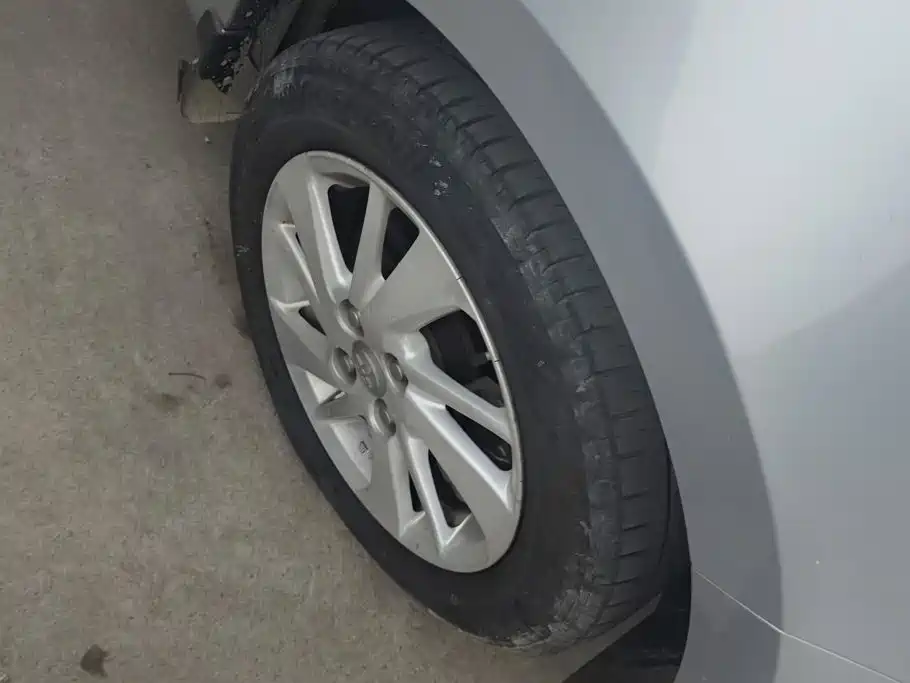 Toyota Yaris L — фото 6