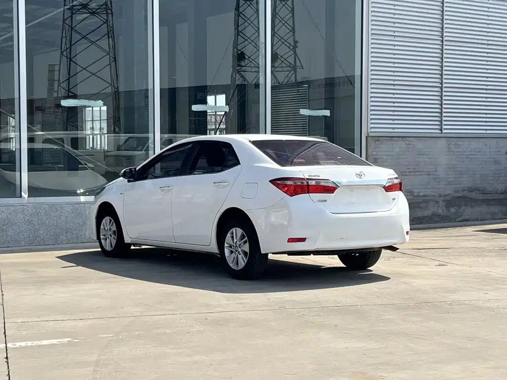 Toyota Corolla — фото 6