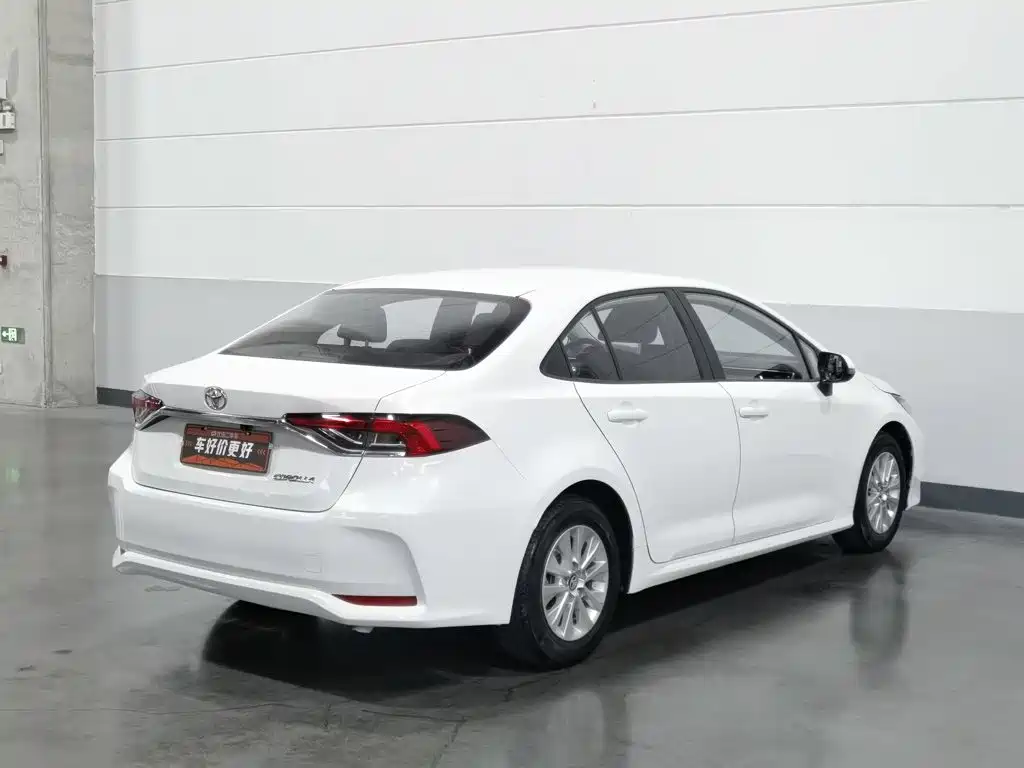 Toyota Corolla — фото 2