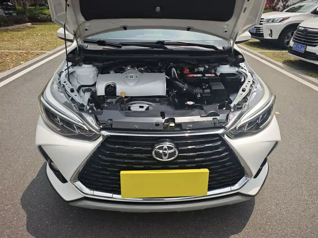 Toyota Yaris L — фото 8