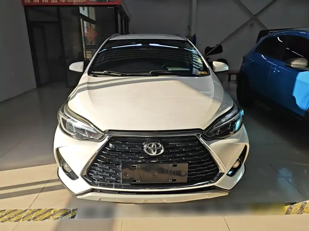 Toyota Yaris L — фото 3