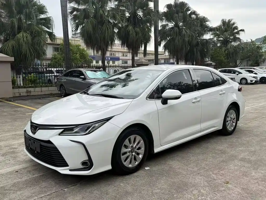 Toyota Corolla — фото 2