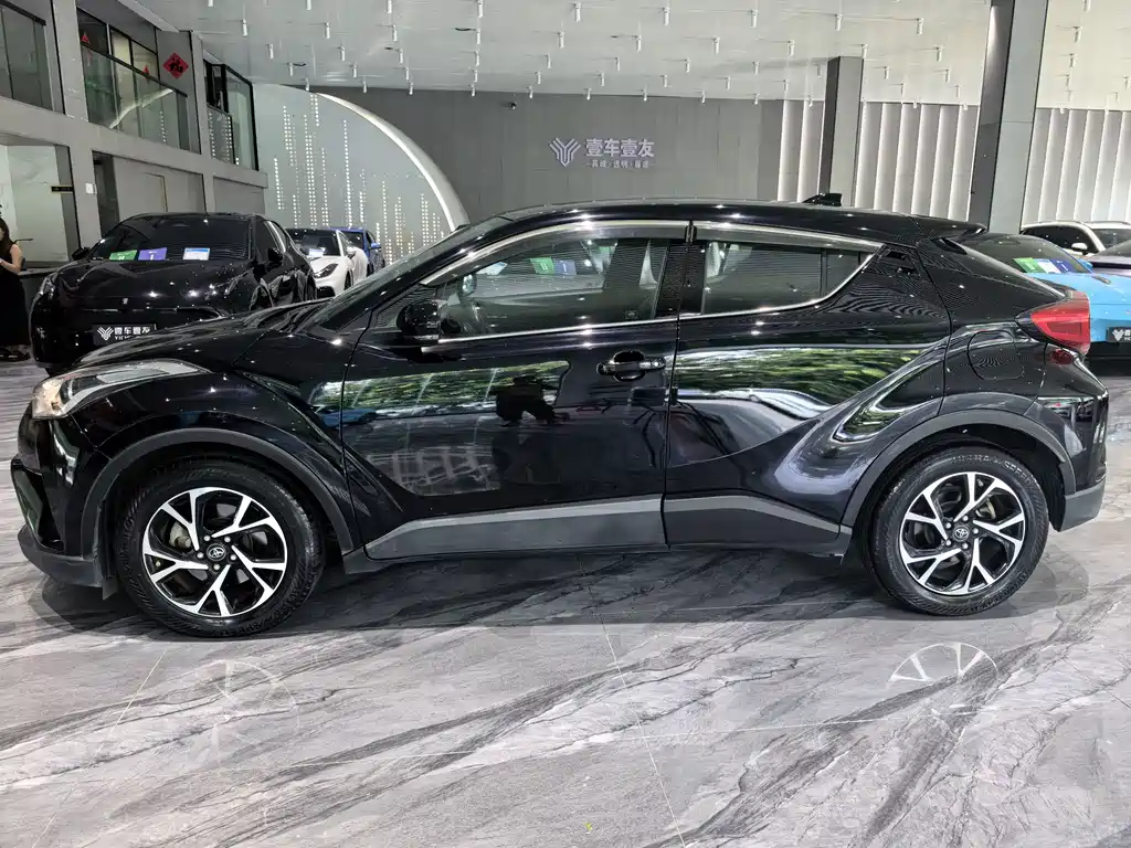 Toyota C-HR — фото 6