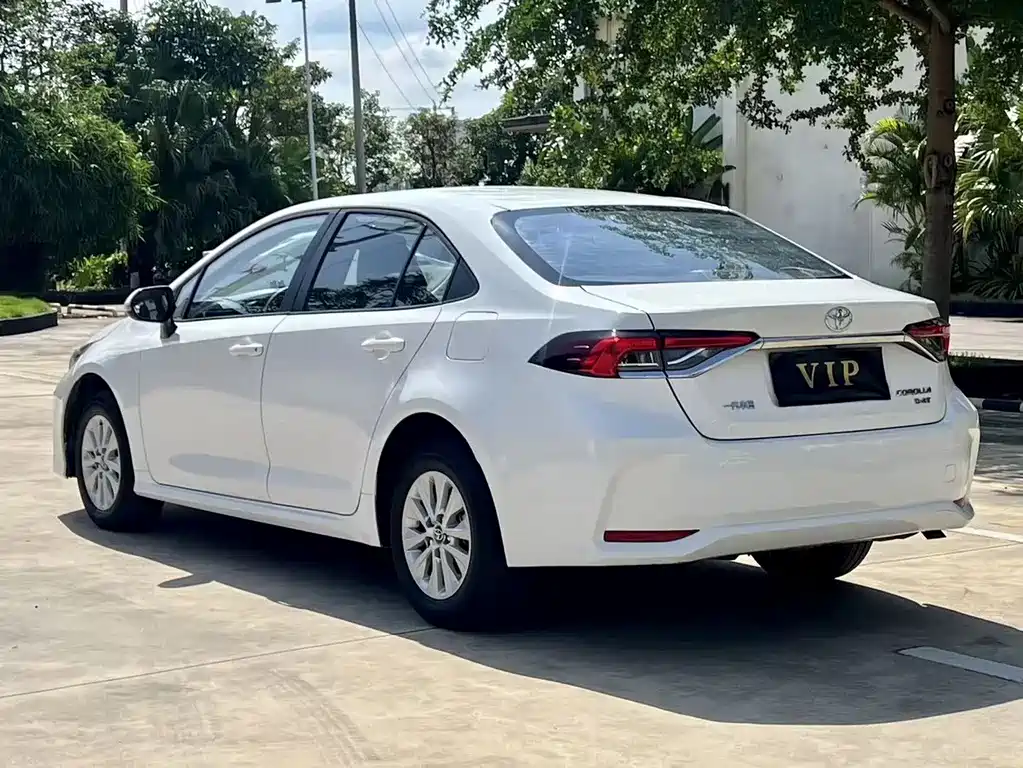 Toyota Corolla — фото 8