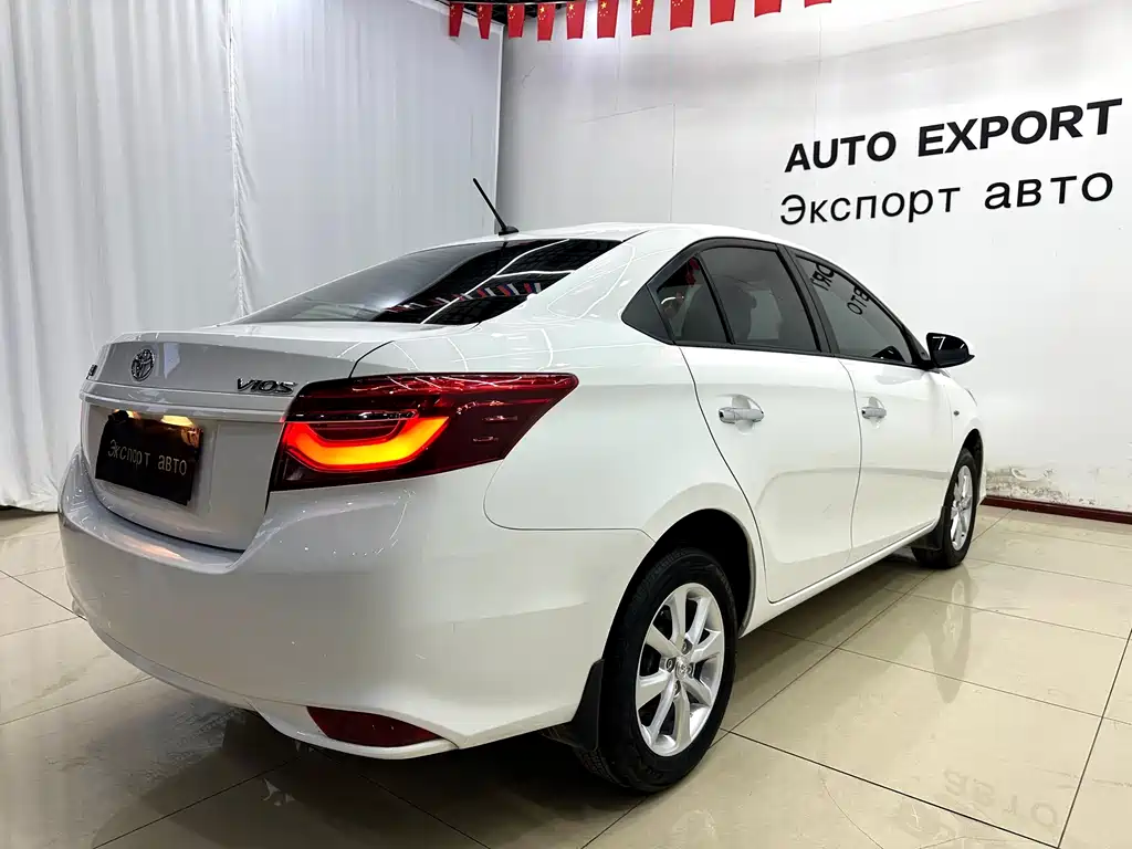 Toyota Vios — фото 4