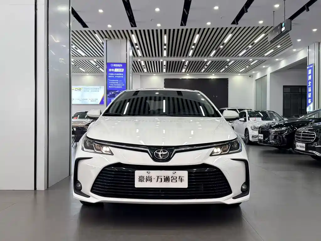 Toyota Corolla — фото 2