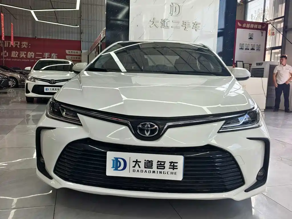Toyota Corolla — фото 1