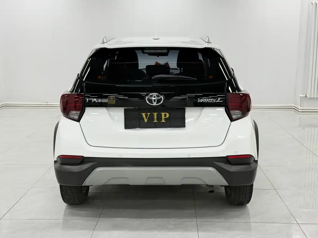 Toyota Yaris L — фото 6