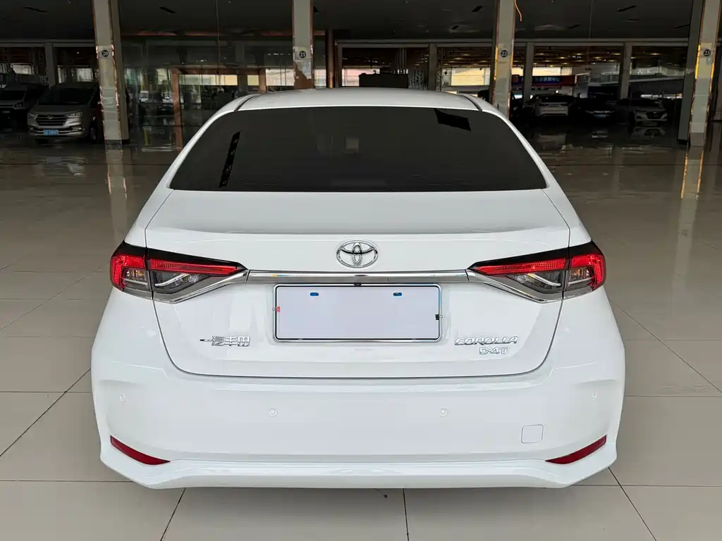 Toyota Corolla — фото 13
