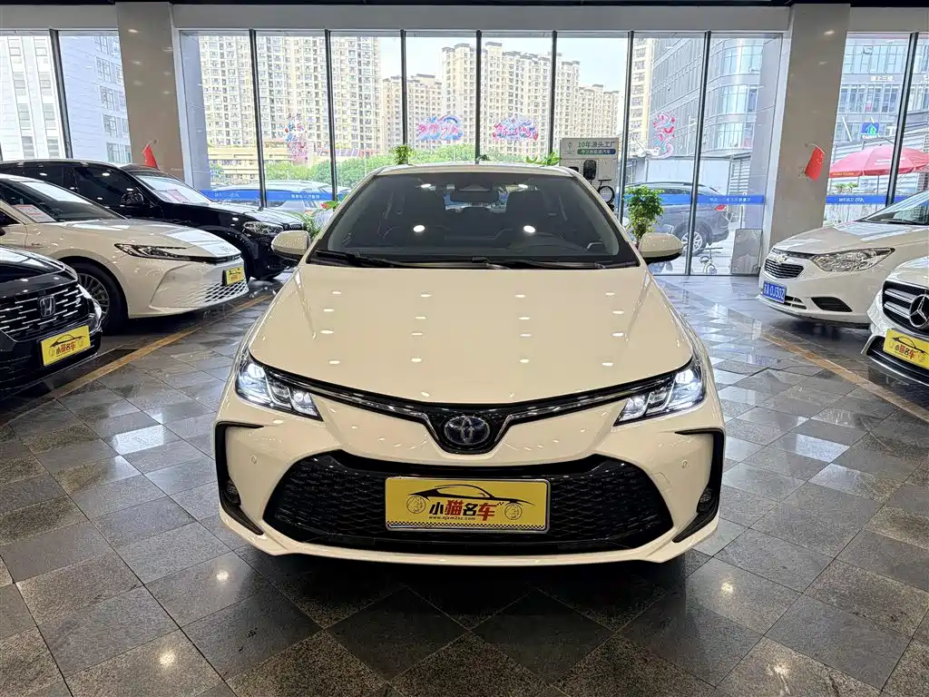 Toyota Corolla — фото 2