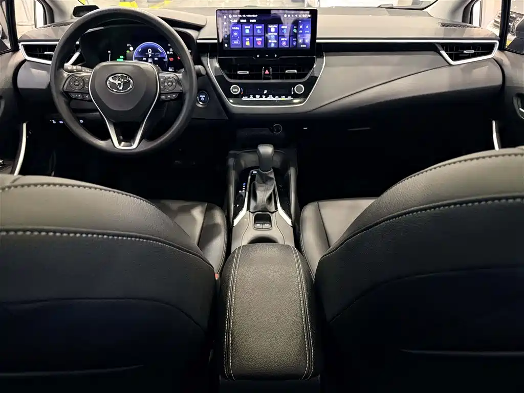 Toyota Corolla — фото 8