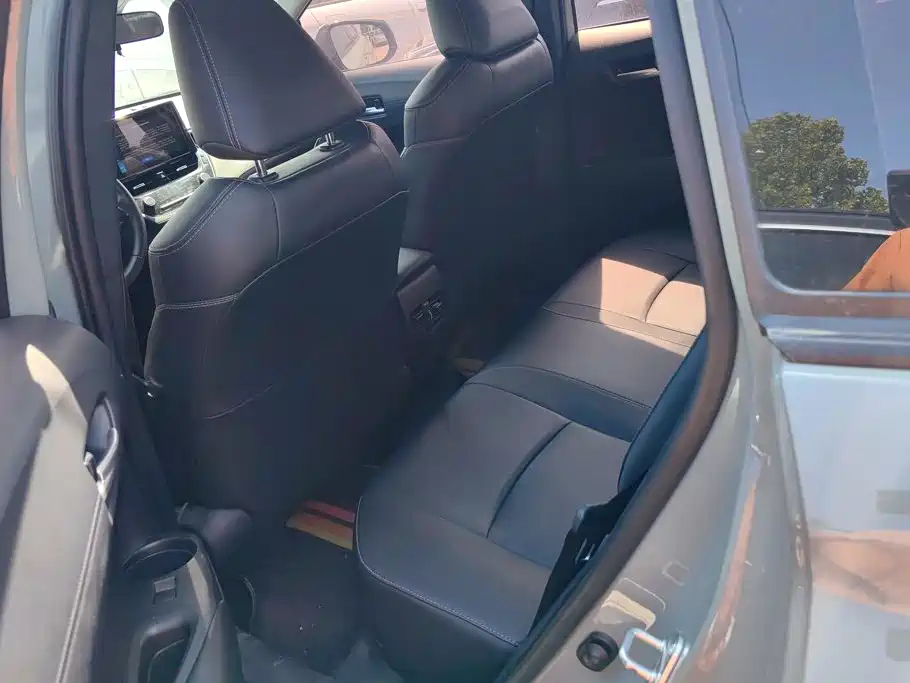 Toyota Corolla Cross — фото 11