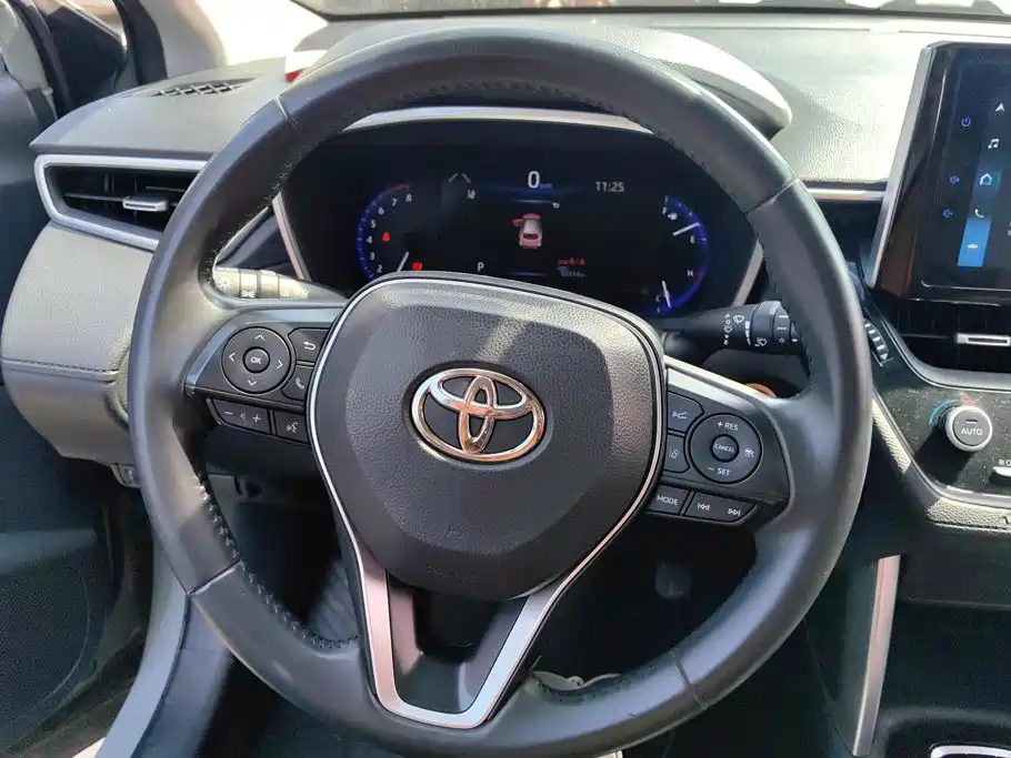 Toyota Corolla Cross — фото 15