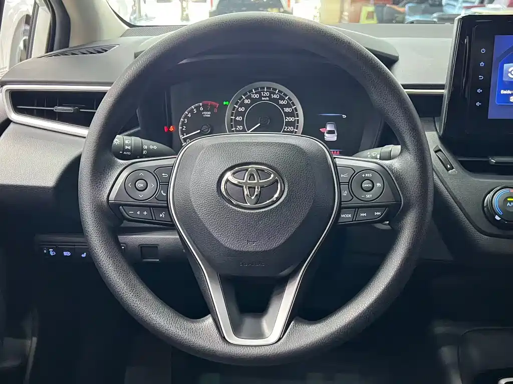 Toyota Corolla — фото 9