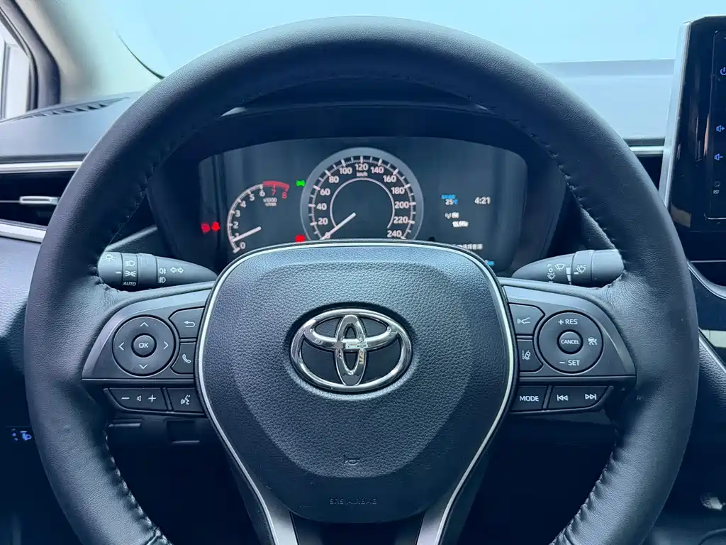 Toyota Corolla — фото 14